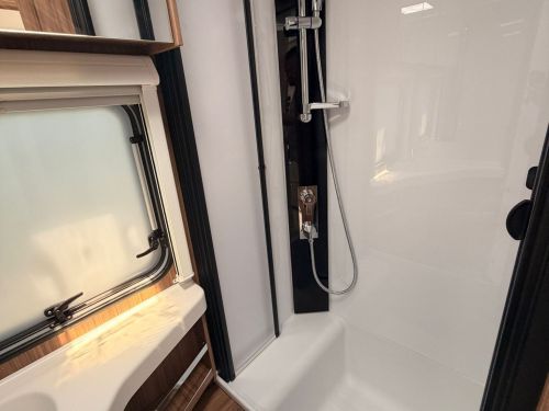 LARIMAR 590 PORTE ARRIERE / 2027